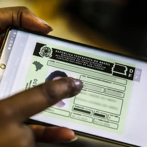 Lula sanciona lei que garante renovação automática da CNH