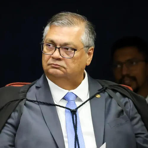 Dino defende STF e diz que Corte “acerta mais do que erra”