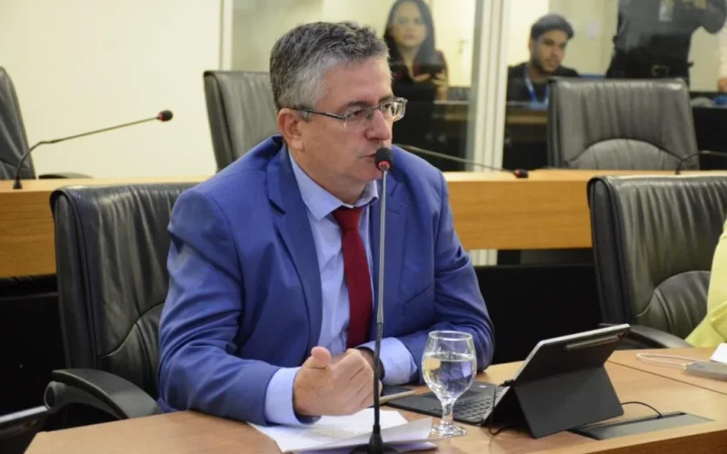 Dr. Romualdo propõe redução de impostos para o setor de costura do Cariri