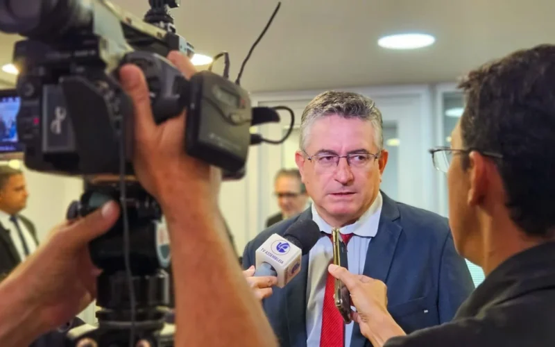 Surpresa: pesquisa mostra Dr. Romualdo ganhando espaço e na disputa com nomes tradicionais em Campina