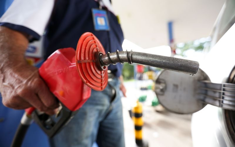 Governo anuncia medida para conter alta no preço da gasolina e do diesel