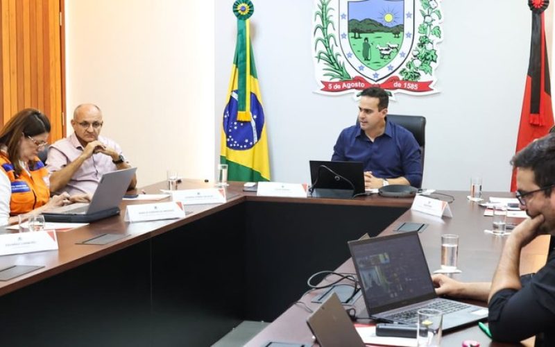 Lucas Ribeiro se reúne com prefeitos e anuncia mais R$ 17,7 milhões para municípios atingidos pelas chuvas