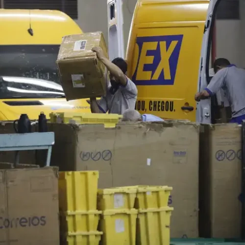 Correios adiam fechamento de agências em meio a plano de reestruturação