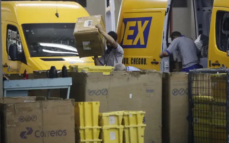Correios adiam fechamento de agências em meio a plano de reestruturação