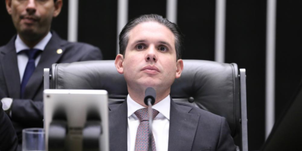 Fim da 6×1 terá jornada de 40 horas e transição de um ano, diz Hugo