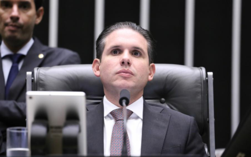 Fim da 6×1 terá jornada de 40 horas e transição de um ano, diz Hugo