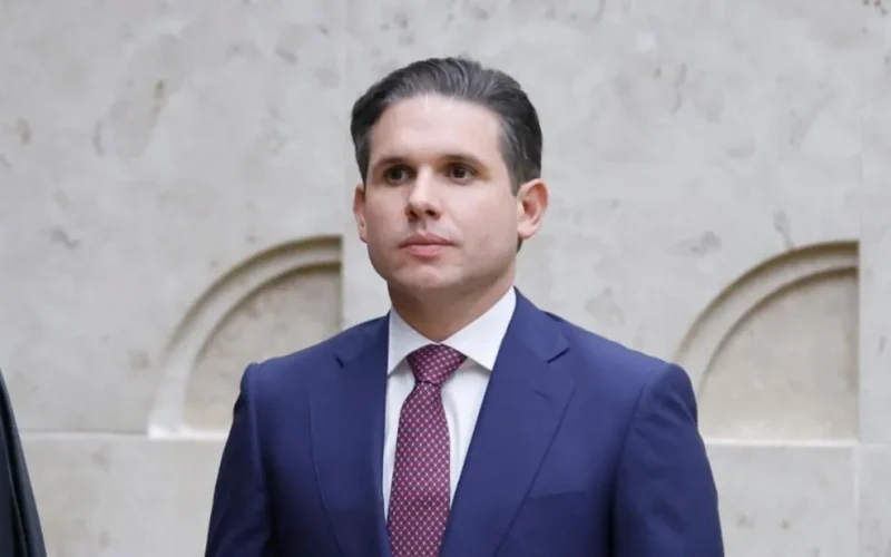 Hugo vê desespero de Veneziano e recomenda ‘calmante’ a senador