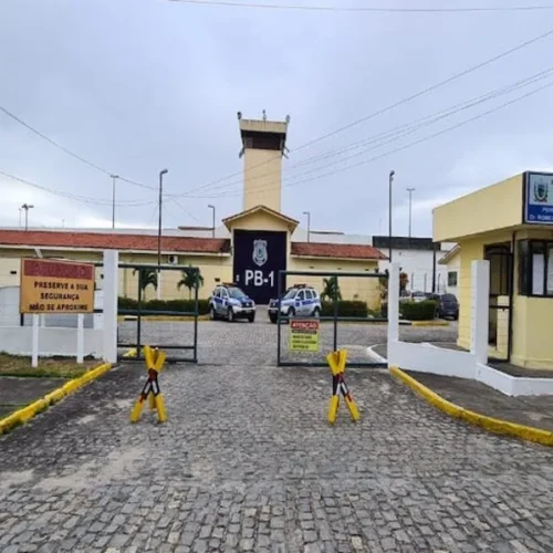 Chefes de facções criminosas tentam fugir de presídio da Paraíba com alvarás de soltura falsos