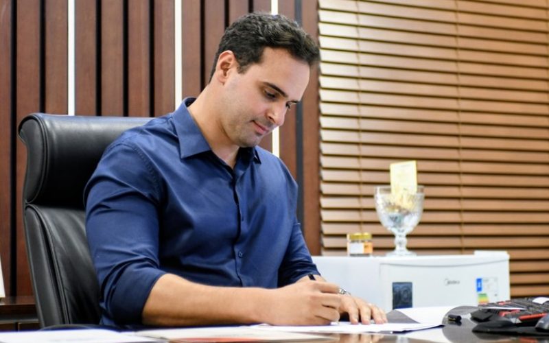 Governador Lucas Ribeiro anuncia convocação de 1.829 concursados para a educação, saúde e segurança pública