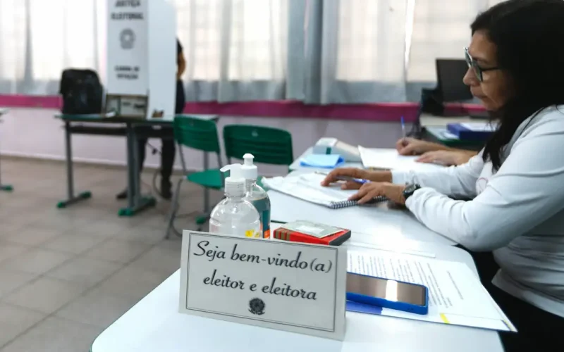 Eleições 2026: eleitor pode se inscrever para ser mesário voluntário