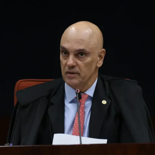Moraes aguarda perícia médica para decidir sobre domiciliar de Bolsonaro