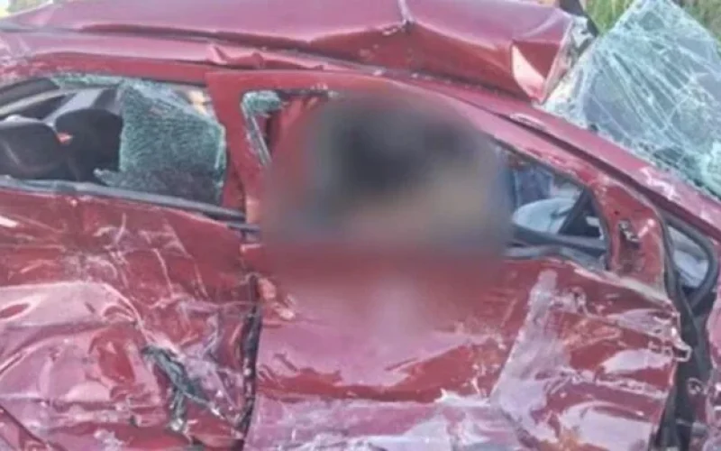 Acidente entre carro e ônibus deixa menina de oito anos e avó mortas, na Paraíba