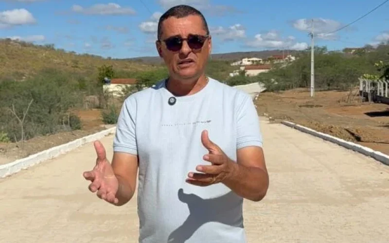 Prefeito Onildo anuncia conclusão do calçamento em Porteiras: “Já está pronto, vamos inaugurar em breve”