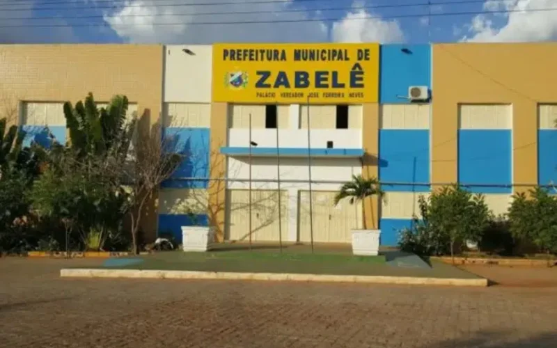 Prefeitura de Zabelê vai ao STF para manter esposo da prefeita como secretário, após ele ser afastado do cargo