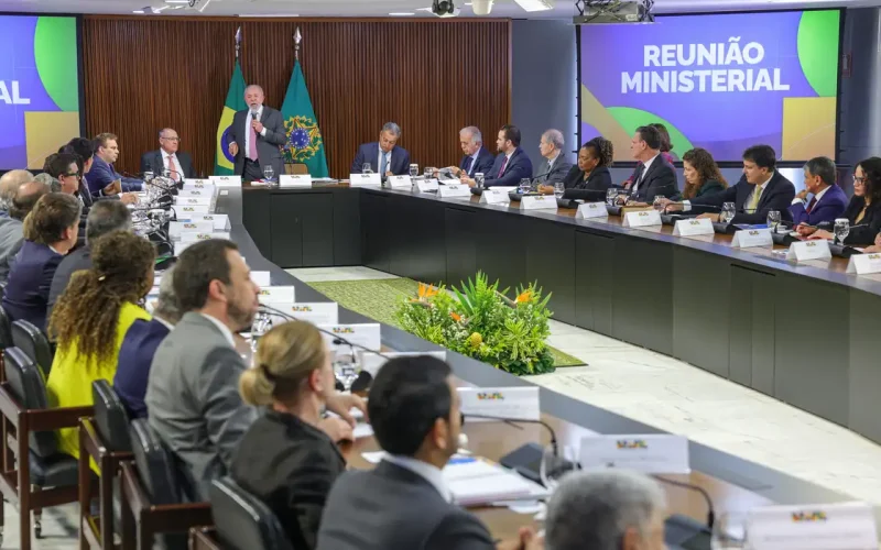 Lula se despede de ministros e confirma Alckmin como vice em chapa