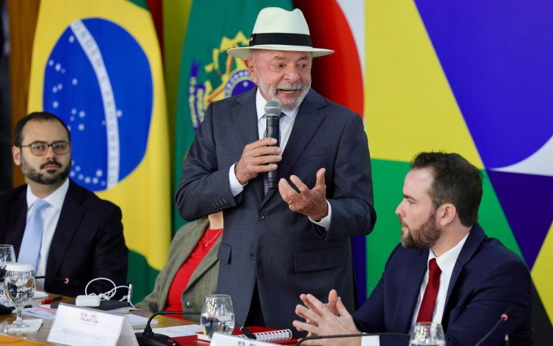 Lula anuncia novo Desenrola para quem ganha até R$ 8,1 mil