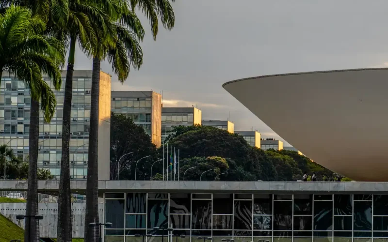 Congresso se aproxima do recesso sem votar PEC 6×1 e PL da Misoginia