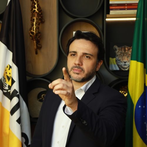Missão oficializa Renan Santos como candidato a presidente em convenção