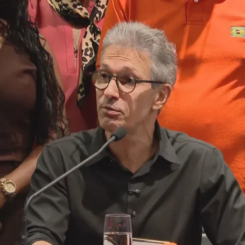 “Minha bandeira é estar contra o PT”, diz Zema ao ser oficializado candidato