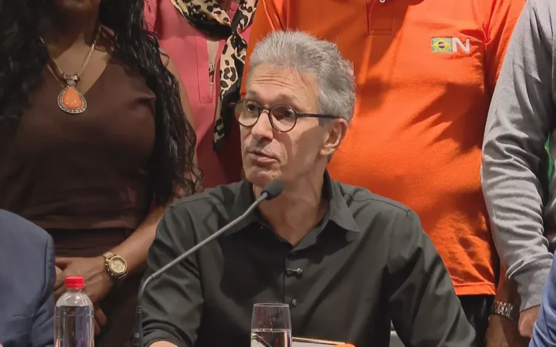 “Minha bandeira é estar contra o PT”, diz Zema ao ser oficializado candidato