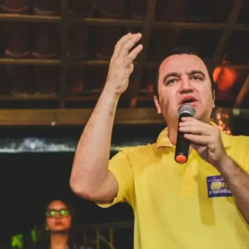 Assaltantes invadem residência de candidato a deputado e fazem família de refém em Queimadas