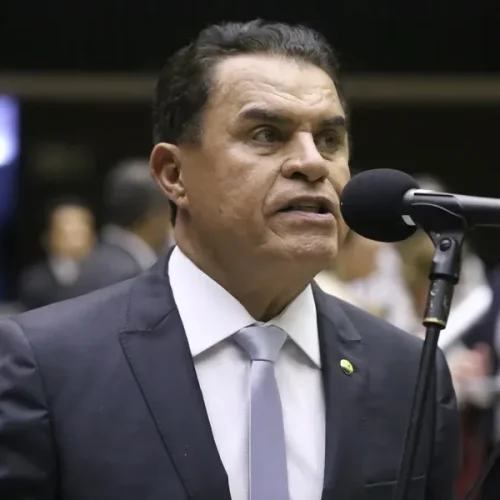 Justiça manda ouvir Wilson Santiago em ação sobre rachadinha de assessora de Hugo Motta